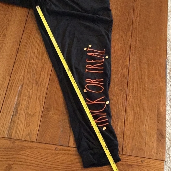 Rae dunn soft, velvet like black Halloween Trick Or Treat lounge Pants size LG - Picture 12 of 12